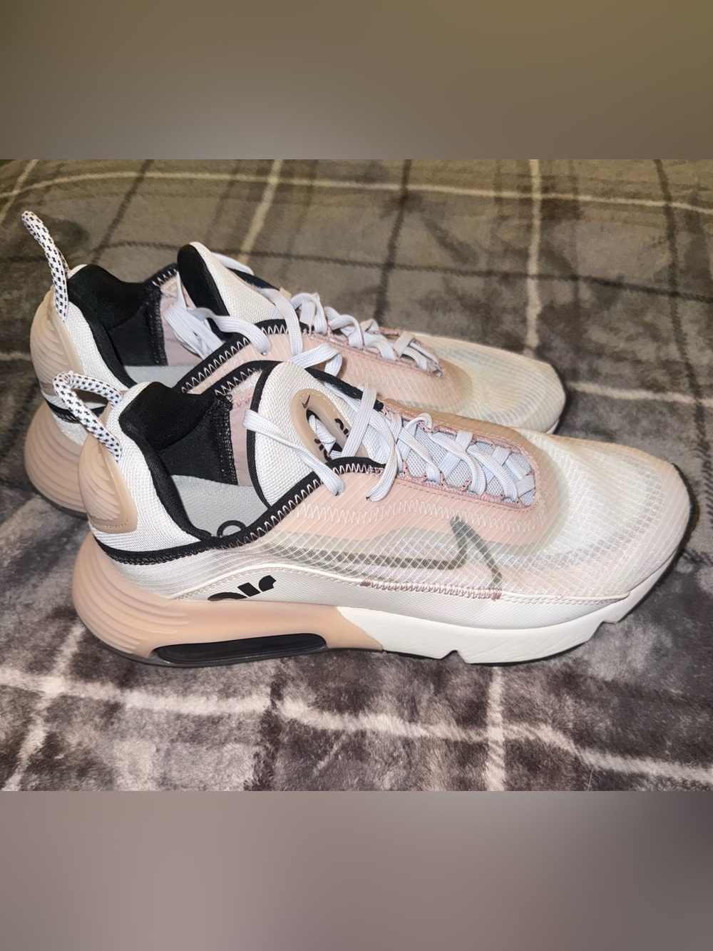 Nike 2090 Women’s Shoes Size 8.5